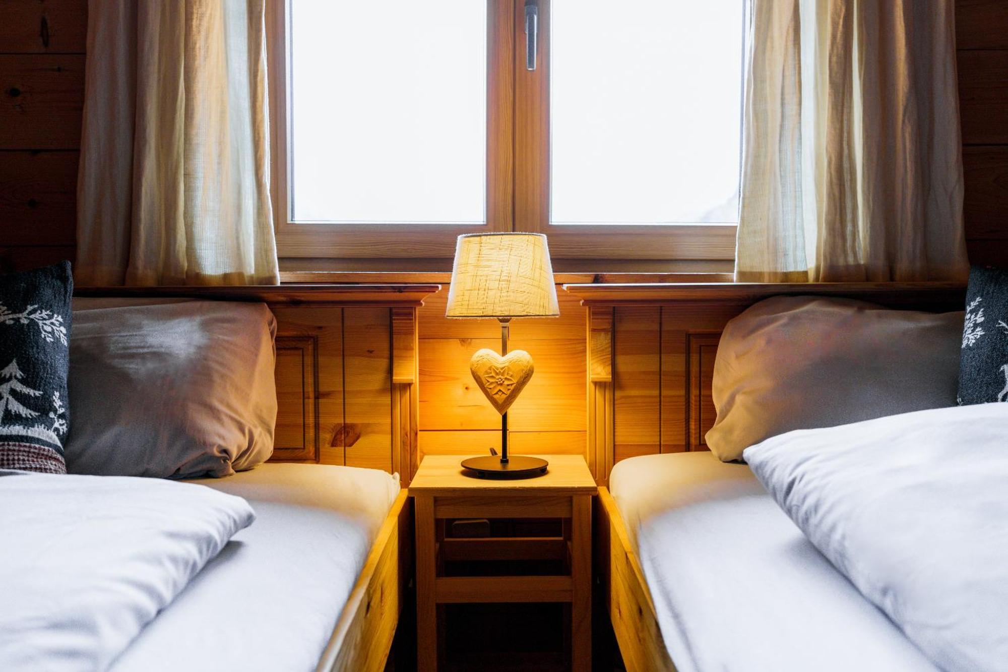 Ski-In & Ski-Out Out Chalet Maria With Amazing Mountain View Maria Alm am Steinernen Meer Phòng bức ảnh